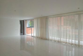 Apartamento en  Poblado, Medellín