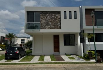 Casa en  Coto Castilla, Avenida Nueva Galicia, Nueva Galicia, La Tijera, Jalisco, México