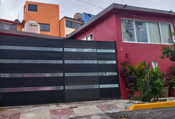 Casa en  Calle Viveros De Atizapán, Habitacional Viveros De La Loma, Tlalnepantla De Baz, Estado De México, México