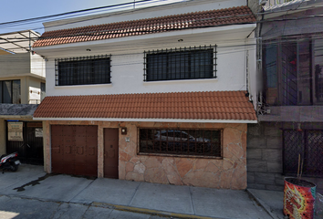 Casa en  C. Iztapalapa 83, Mz 003, Metropolitana 3ra Secc, 57750 Cdad. Nezahualcóyotl, Méx., México