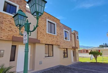 Casa en  Juan Montalvo, Conocoto, Quito, Ecuador