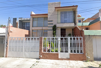 Casa en  Calle Sierra Cotapaxi 113, Mz 022, Valle Don Camilo, Toluca De Lerdo, Estado De México, México