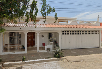 Casa en  Valle De Matamoros, Valle Dorado Ll, Mazatlán, Sinaloa, México