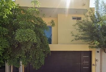 Casa en  Calle Bosque De Araucarias 1982, Jardines Del Bosque, Los Mochis, Sinaloa, México