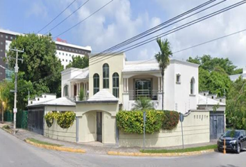 Casa en  Avenida Holbox 12, Sm 11, Cancún, Quintana Roo, México