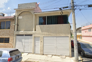 Casa en  Lago Tanganica, Ocho Cedros, Toluca De Lerdo, Estado De México, México