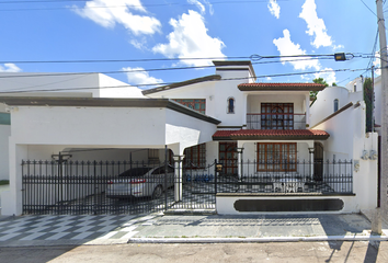 Casa en  Avenida 2000, Fracciorama 2000, San Francisco De Campeche, Campeche, México