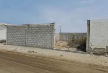 Terreno Comercial en  Santa Elena, Ecuador