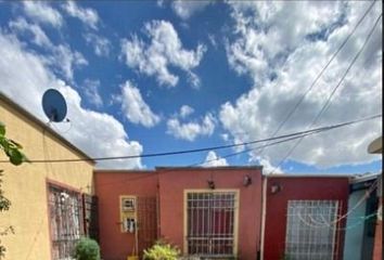 Casa en  Calle Las Betulas, Arbolada Los Sauces, Estado De México, México