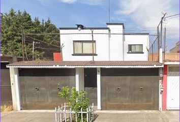 Casa en  Hda. De Pastejé 74, Mz 030, Santa Elena, 52105 San Mateo Atenco, Estado De México, México