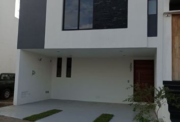 Casa en  Coto Alicante Capital Norte, Avenida F, Capital Norte, Zapopan, Jalisco, México