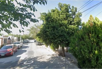 Casa en  Calle Avellano, Alberos, Praderas De Cadereyta Sector B, Cadereyta Jiménez, Nuevo León, México