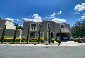 Casa en  Cerradas De Valle Alto, Villas La Rioja, Monterrey, Nuevo León, México