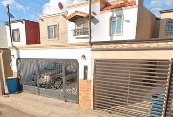 Casa en  Calle Manelich, Tecate, Baja California, México