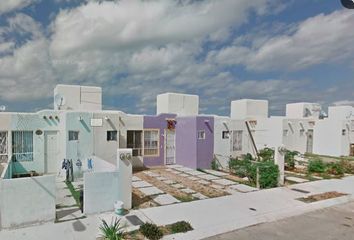 Casa en fraccionamiento en  Av. Gaviotas 39, Villas Del Sol, Playa Del Carmen, Quintana Roo, México