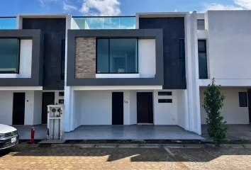 Casa en fraccionamiento en  San Juan Cuautlancingo, Puebla, México