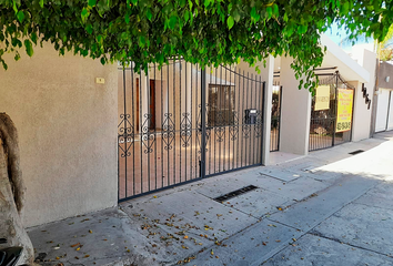 Casa en  Calle José María Chico, Prolongacion Moderna, Irapuato, Guanajuato, México