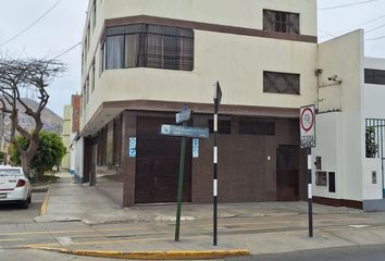 Local comercial en  Avenida Alameda Sur & Sta Natalia, Chorrillos, Perú