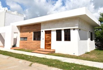 Casa en fraccionamiento en  Fraccionamiento Onix, Ixtacomitán 2da. Sección, Tabasco, México