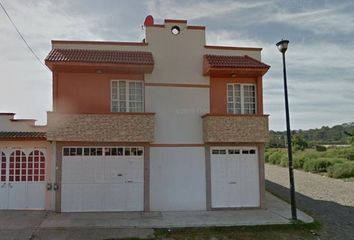 Casa en  Río Yaqui, Vista Del Lago, Pátzcuaro, Michoacán, México