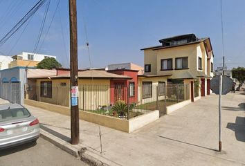 Casa en  Avenida Pipila, Aviacion, Ensenada, Baja California, México