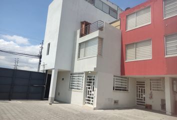 Casa en  Avenida Cacha & Calle De Los Fundadores, Quito, Ecuador