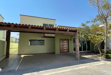 Casa en fraccionamiento en  Barrio De Santiago Mixquitla, Cholula De Rivadavia, Puebla, México