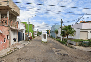 Casa en fraccionamiento en  C. Zafiro 56-lote 01, Sm 104, Linda Vista, 77539 Cancún, Q.r., México