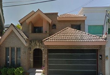 Casa en  Sebastián Benalcázar, Zona Valle Del Mezquite, San Pedro Garza García, Nuevo León, México