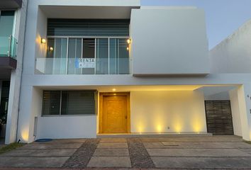 Casa en fraccionamiento en  La Rioja, Los Gavilanes, Jalisco, México