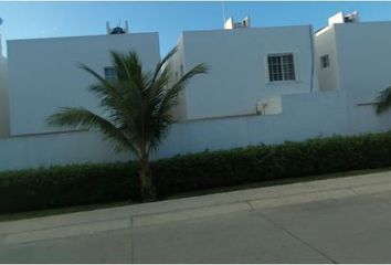 Casa en condominio en  Calle Lirio, Playa Del Carmen, Quintana Roo, México