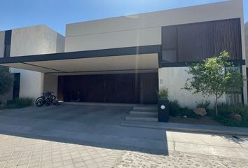 Condominio horizontal en  Av. De Los Santos 1002, Santiago De Querétaro, Querétaro, México