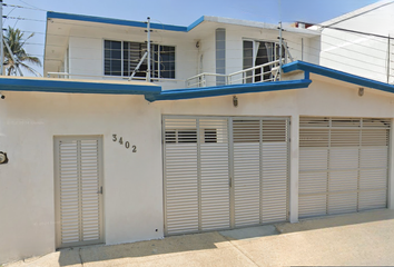 Casa en  Av Cuauhtémoc, Guadalupe Victoria, 96520 Coatzacoalcos, Ver., México