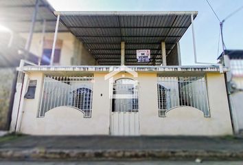 Casa en  Av. Circunvalación Nte. & 10 De Agosto, Machala, Ecuador