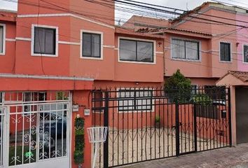 Casa en  Santa Cruz Del Monte, Naucalpan De Juárez, Estado De México, México