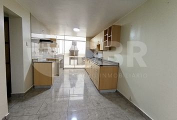 Departamento en  Avenida Carlos Izaguirre, Los Olivos, Perú