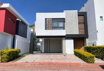 Casa en fraccionamiento en  La Rioja, Los Gavilanes, Jalisco, México