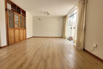 Casa en  Banco Gnb Unicard Cayma - Arequipa, Avenida Trinidad Moran 102, Cayma, Arequipa, 04013, Per