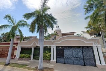 Casa en  Calle Pelícanos, Marina Vallarta, Puerto Vallarta, Jalisco, México