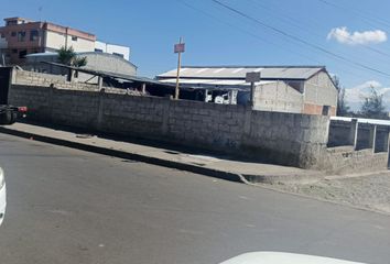 Terreno Comercial en  Avenida Julio Jaramillo, Ambato, Ecuador