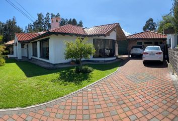 Casa en  Leopoldo Mercado 2355y, Sangolquí 171103, Ecuador