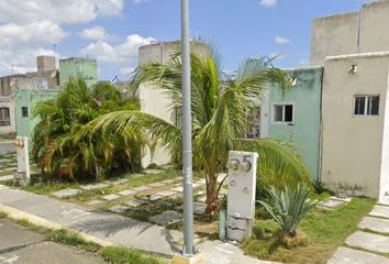 Casa en  C. 1ra Priv. De Girasoles 79, 77517 Cancún, Q.r., México