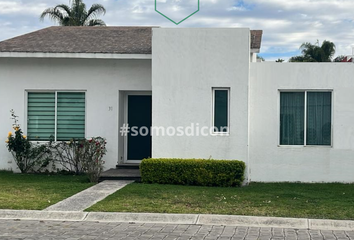 Casa en  Fraccionamiento Real Zavaleta, Calzada Zavaleta, Santa Cruz Buenavista, Puebla De Zaragoza, Puebla, México