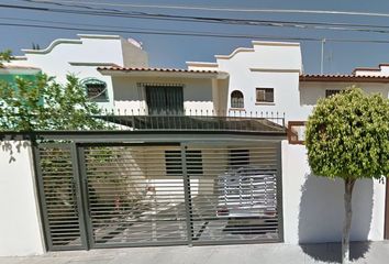 Casa en  Calle Musgos 215, Asentamiento Arboledas De Ibarrilla, León, Guanajuato, México