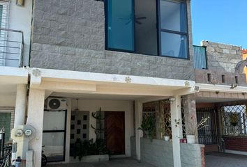 Casa en fraccionamiento en  Avenida Las Palmas 178, Parque Las Palmas, Puerto Vallarta, Jalisco, México