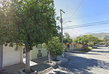 Casa en  Calle Claveles, Jardines De California, Torreón, Coahuila De Zaragoza, México