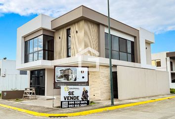 Casa en  Urbanización Portal Del Río, Machala, Ecuador