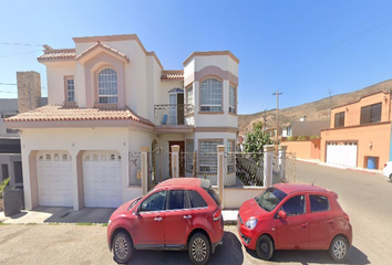 Casa en  Lago Chaira, Valle Dorado, Ensenada, Baja California, México