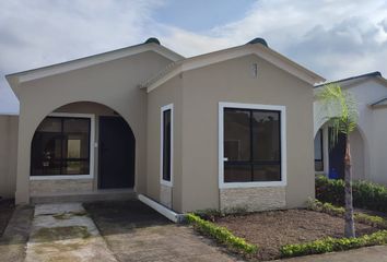 Casa en  Urbanizacion La Joya, Avenida León Febres Cordero Ribadeneyra, Ecuador