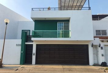 Casa en  Calle Amatista 999, Desarrollo Urbano Tres Ríos, Culiacán, Sinaloa, México